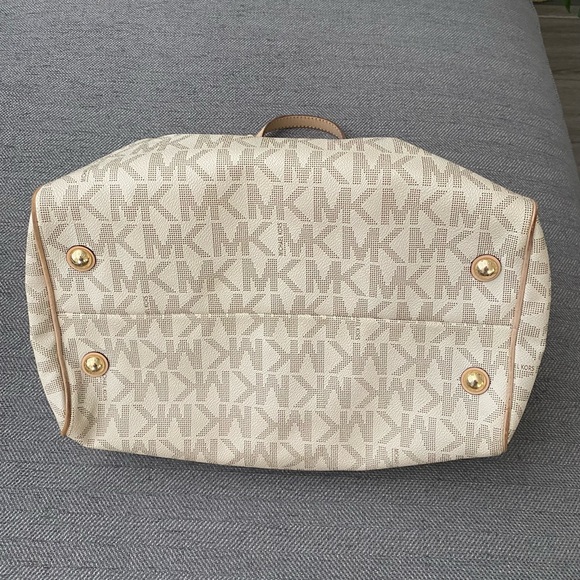 Michael Kors Medium Chain Grayson Beige Satchel Bag - Picture 4 of 7